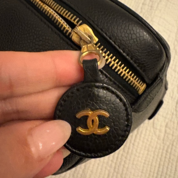Vintage CHANEL Black Caviar Leather Vanity Cosmetic Pouch - Picture 10 of 12